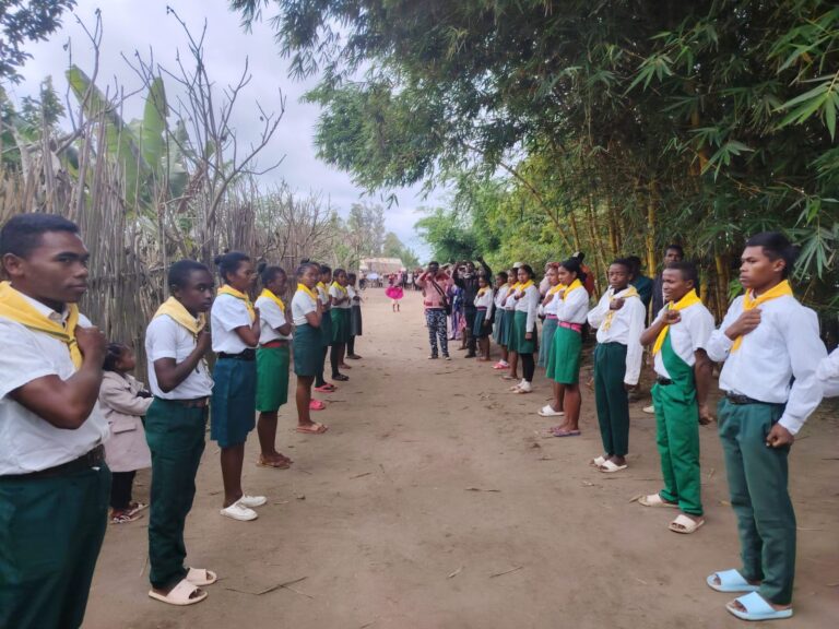 Fkt Anosibe Ampilahoana, KaomininaAmbonivohitra Amparafaravola,Faritra Alaotra Mangoro. Fihaonana lehibe mahakasika ny fitantanana ny faritra zetra
