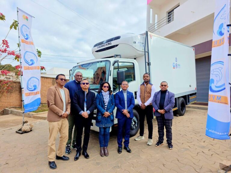 TETIKASA PROFISH BLUE : NANOLOTRA « CAMION FRIGORIFIQUE »  MAHAZAKA VOKATRA MANODIDINA NY 3 TAONINA