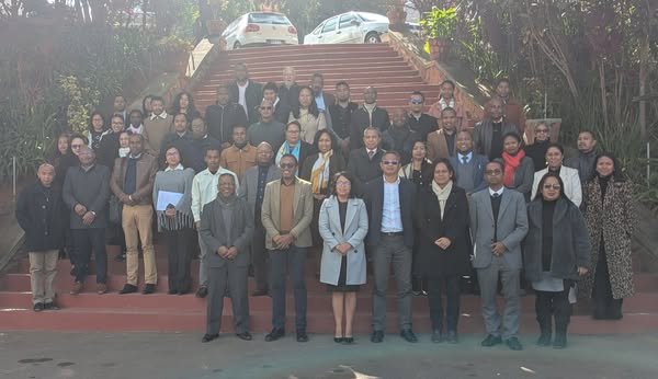 Hotel Panorama Andrainarivo, Antananarivo, Faritra Analamanga. Atrikasa nasionaly fankatoavana ny tari-dalana mahakasika ny drafi-panajariana ny ranomasina.