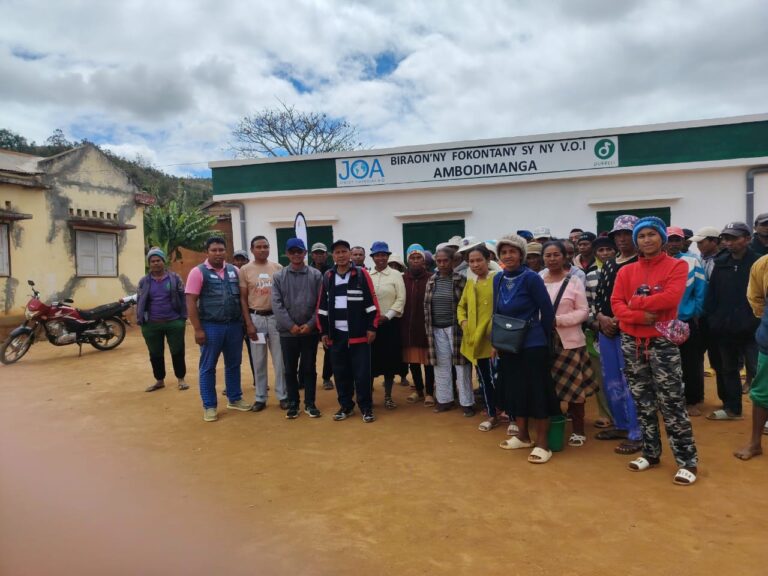 Distrikan’Amparafaravola, Kaominina Ambanivohitra Ambodimanga, Faritra Alaotra Mangoro.