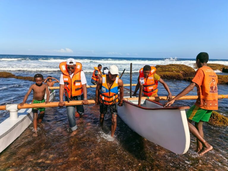 Andalambe,Kaominina Ambanivohitra Maroalomainty, Distrikan’Ambovombe, Faritra Androy Fanandramana ny Pirogue en Fibre de Verre