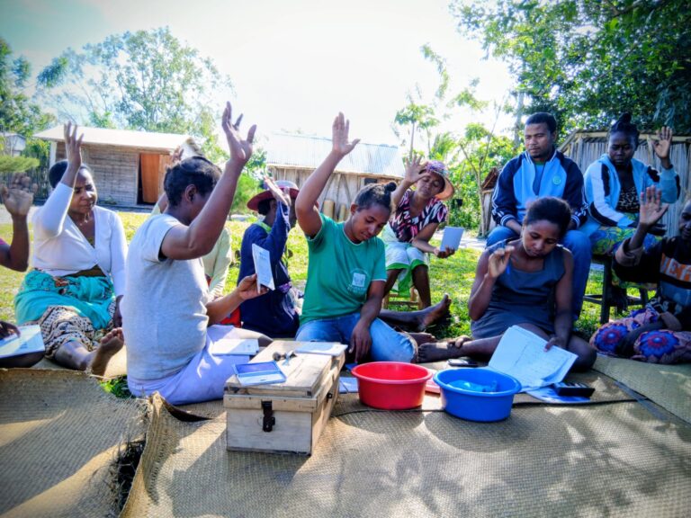 Fenoarivo Atsinanana, faritra Analanjirofo. Fifanakalozana traikefa eo amin’ny samy mpanjono mpikambana amin’ny VOAMAMI.