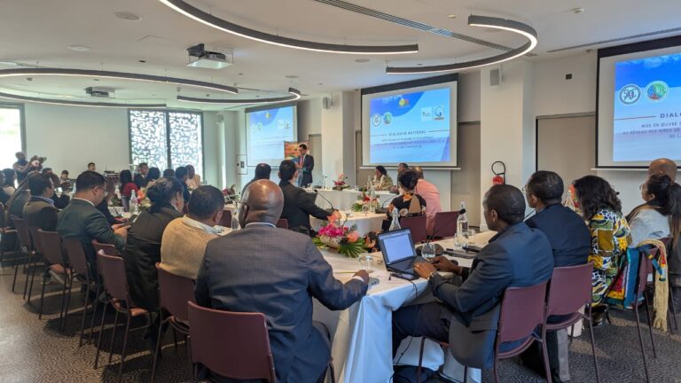 NOVOTEL,Antananarivo | 03 – 09 – 2025 𝗗𝗶𝗮𝗹𝗼𝗴𝘂𝗲 𝗡𝗮𝘁𝗶𝗼𝗻𝗮𝗹 𝘀𝘂𝗿 𝗹𝗮 𝗺𝗶𝘀𝗲 𝗲𝗻 œ𝘂𝘃𝗿𝗲 𝗱𝘂 𝗽𝗿𝗼𝗴𝗿𝗮𝗺𝗺𝗲 𝗱𝗲 𝗱𝗲́𝘃𝗲𝗹𝗼𝗽𝗽𝗲𝗺𝗲𝗻𝘁 𝗱𝘂 𝗿𝗲́𝘀𝗲𝗮𝘂 𝗱𝗲𝘀 𝗮𝗶𝗿𝗲𝘀 𝗱𝗲 𝗰𝗼𝗻𝘀𝗲𝗿𝘃𝗮𝘁𝗶𝗼𝗻 𝘁𝗿𝗮𝗻𝘀𝗳𝗿𝗼𝗻𝘁𝗮𝗹𝗶𝗲̀𝗿𝗲𝘀 (𝗧𝗙𝗖𝗔) 𝗱𝗲 𝗹𝗮 𝗦𝗔𝗗𝗖 𝗮̀ 𝗠𝗮𝗱𝗮𝗴𝗮𝘀𝗰𝗮𝗿 .