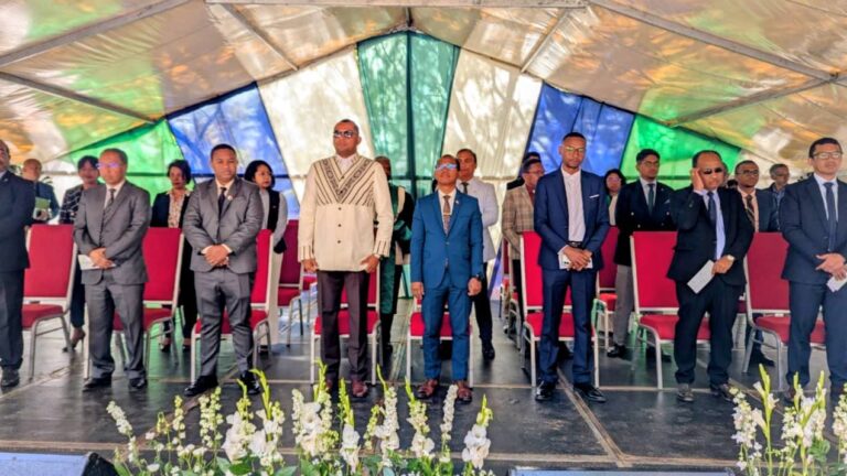 SEKOLY AMBONY HO AN’NY HAIFAMOKARANA ESSA : MIISA 125 MIANADAHY IREO MPIANATRA NAHAZO NY MARIM-PAHAIZANA INJENIERA. ESSA ANKATSO , ANTANANARIVO