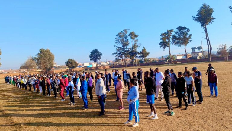 TEAM BUILDING MPEB : FOTOANA HIFAMPIZARANA TRAIKEFA, HIFAMPIHAINOANA ARY HIFANANKALOZAN-KEVITRA HO AN&rsquo;NY MPIASA TSIRAIRAY; ENSOA Antsirabe ,18 SEPTAMBRA 2025 .