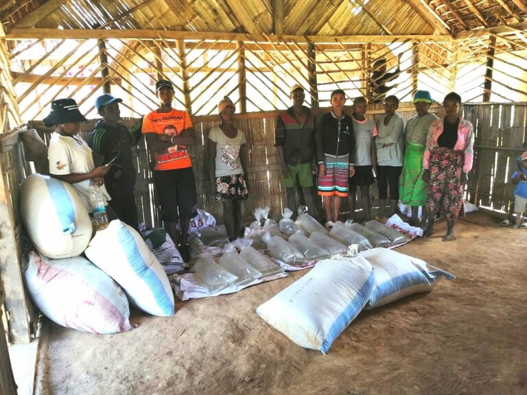 Fkt Ambodigavo, Kaominina Ambanivohitra Lakato, Distrikan’i Moramanga, Faritra Alaotra-Mangoro.