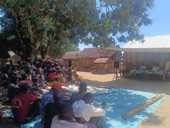 Fkt Ambohitsara, Kaominina Ambanivohitra Savana, distrika Vohipeno, Faritra Fitovinany. Fanentanana ny mpanjono momba ny ICAM sy ny  fikatonan’ny Jono Andranomamy.