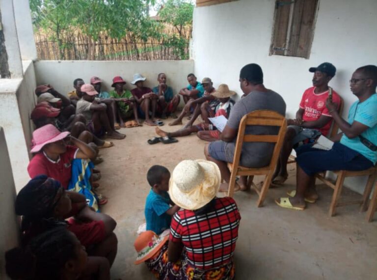 Distrikan’i Maevatanana,Faritra Betsiboka.  Fidinana ifotony mandritra ny vanim-potoana fikatonan’ny jono.
