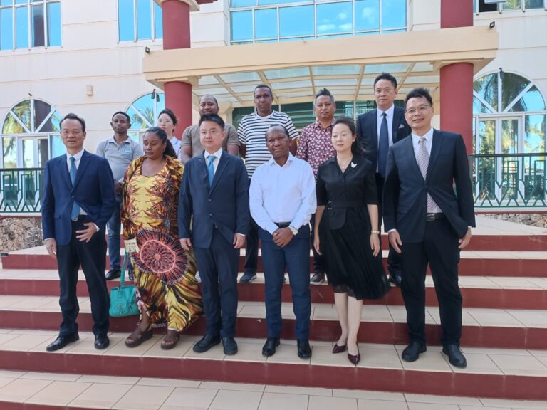 FIHAONANA TEO AMIN’ NY DELEGASIONA MPEB SY NY DELEGASIONA ZHAN JIANG (SINA)